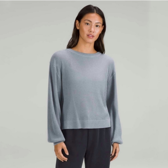 Lululemon | Reversible Crossover Sweater in Chambray Size 10 - Picture 2 of 4